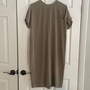 LIZ CLAIBORNE tan with black geometric design knee length dress Size 12 petite.